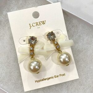 NWT J. Crew Factory velvet bow pearl earrings